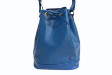 Load image into Gallery viewer, LOUIS VUITTON ルイヴィトン エピ ノエ ワンショルダーバッグ M44005 エピレザー ブルー ゴールド金具 美品 中古 4b003441