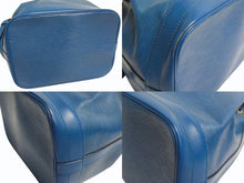 Load image into Gallery viewer, LOUIS VUITTON ルイヴィトン エピ ノエ ワンショルダーバッグ M44005 エピレザー ブルー ゴールド金具 美品 中古 4b003441