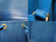 Load image into Gallery viewer, LOUIS VUITTON ルイヴィトン エピ ノエ ワンショルダーバッグ M44005 エピレザー ブルー ゴールド金具 美品 中古 4b003441