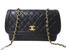 Load image into Gallery viewer, CHANEL シャネル マトラッセ Sフラップ Sチェーンショルダーバッグ 1番台 ココマーク ラムスキン ブラック ゴールド金具 美品 中古 4b003453