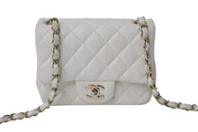 Load image into Gallery viewer, CHANEL シャネル ミニマトラッセ シングルフラップ シングルチェーン ショルダーバッグ ラムスキン ホワイト ゴールド金具 美品 中古 4b003462