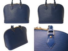 Load image into Gallery viewer, 極美品 LOUIS VUITTON ルイヴィトン エピ アルマPM ハンドバッグ M52145 トレドブルー ゴールド金具 中古 4b003480