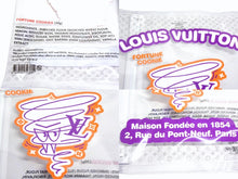 Load image into Gallery viewer, 極美品 LOUIS VUITTON ルイヴィトン 23SS フォーチュン・クッキー ジップレザーポーチクラッチバッグ M82025 ブラウン クリア 中古 4b003517