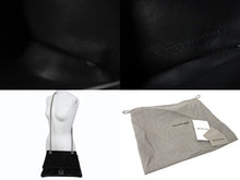 Load image into Gallery viewer, 極美品 BALENCIAGA バレンシアガ クラッシュ チェーン ショルダーバッグ ミディアム ブラック ベロア 716393 シルバー金具 ロゴ 中古 4b003556