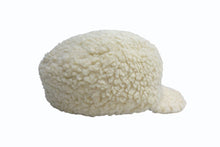 Load image into Gallery viewer, 極美品 CHANEL シャネル COCO NEIGE ココネージュ ハット キャップ 帽子 サイズM ココマーク パッチ フェイクファー アイボリー 中古 4b003559