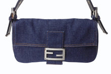 Load image into Gallery viewer, 新品未使用 FENDI フェンディ マンマバケット ワンショルダーバッグ 26424 デニム レザー インディゴブルー シルバー金具 中古 4b003569