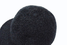 Load image into Gallery viewer, 極美品 CHANEL シャネル ツイード キャップ ハット 帽子 AA8562 サイズM ココマーク ブラック 刺繍 中古 4b003573