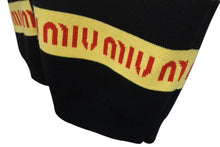 Load image into Gallery viewer, 極美品 MIUMIU ミュウミュウ カーディガン MMF407 サイズ38 ボーダーロゴ ニット ブラック イエロー レッド 20AW 中古 4b003582