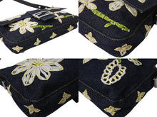 Load image into Gallery viewer, FENDI フェンディ フラワー デニム マンマバケット ワンショルダーバッグ 26425 刺繍 ネイビー シルバー金具 美品 中古 4b003591