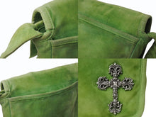 Load image into Gallery viewer, CHROME HEARTS クロムハーツ ラージ フィリグリークロス メールバッグ ショルダーバッグ スウェード シルバー925 グリーン 美品 中古 4b003631