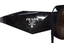 Load image into Gallery viewer, PRADA プラダ サングラス シンボルサングラス スクエア型 メタルロゴ SPR 17W-F ブラック アセテート 51□20 美品 中古 4b003651