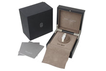 Load image into Gallery viewer, 極美品 HARRY WINSTON ハリーウィンストン 330LQW Avenue C White Shell アヴェニュー K18WG ダイヤベゼル ホワイト 中古 4b003657