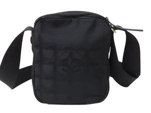 極美品 CHANEL シャネル ニュートラベルライン ショルダーバッグ ココマーク 11番台 A30913 ナイロン ブラック ゴールド金具 中古 4b003675