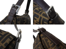 Load image into Gallery viewer, 極美品 FENDI フェンディ マンマバケット ショルダーバッグ ズッカ柄 ブラウン コットンキャンバス レザー シルバー金具 中古 4b003682