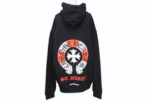 極美品 CHROMEHEARTS クロムハーツ セントバース限定バックホースシュープリントパーカー ブラック ホワイト レッド サイズL 中古 4b003720