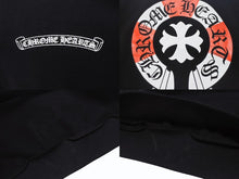 Load image into Gallery viewer, 極美品 CHROMEHEARTS クロムハーツ セントバース限定バックホースシュープリントパーカー ブラック ホワイト レッド サイズL 中古 4b003720