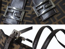 Load image into Gallery viewer, FENDI フェンディ ハンドバッグ ワンショルダーバッグ ズッカ柄 09158081992 キャンバス レザーブラウン シルバー金具 良品 中古 4b003737