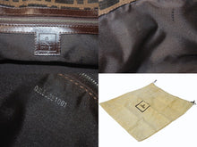 Load image into Gallery viewer, FENDI フェンディ ハンドバッグ ワンショルダーバッグ ズッカ柄 09158081992 キャンバス レザーブラウン シルバー金具 良品 中古 4b003737