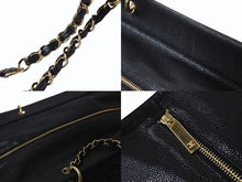 Load image into Gallery viewer, CHANEL シャネル チェーンボストンバッグ 8番台 ココマーク キャビアスキン ブラック イタリア製 ゴールド金具 美品 中古 4b003746