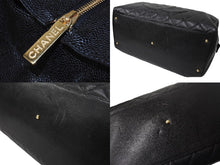 Load image into Gallery viewer, CHANEL シャネル チェーンボストンバッグ 8番台 ココマーク キャビアスキン ブラック イタリア製 ゴールド金具 美品 中古 4b003746