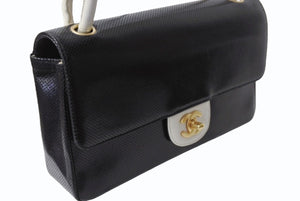 極美品 CHANEL シャネル ワンショルダーバッグ 6番台 バイカラー パンチングレザー ホワイト ブラック ゴールド金具 中古 4b003786