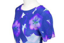 Load image into Gallery viewer, me ISSEY MIYAKE ミー イッセイミヤケ 花柄 プリーツ 半袖 カットソー パープル ホワイト ポリエステル Mi61FJ401 サイズF 美品 中古 4b003829