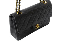 Load image into Gallery viewer, 極美品 CHANEL シャネル マトラッセ23 Wフラップ Wチェーンショルダーバッグ 3番台 ラムスキン ココマーク ブラック ゴールド金具 中古 4b003838