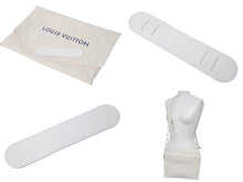 Load image into Gallery viewer, LOUIS VUITTON ルイヴィトン モノグラム トリヨンレザー ソフトトランク ショルダーバッグ ホワイト M53287 ヴァージル初期 美品 中古 4b003869