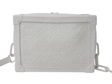 Load image into Gallery viewer, LOUIS VUITTON ルイヴィトン モノグラム トリヨンレザー ソフトトランク ショルダーバッグ ホワイト M53287 ヴァージル初期 美品 中古 4b003869