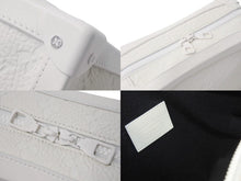 Load image into Gallery viewer, LOUIS VUITTON ルイヴィトン モノグラム トリヨンレザー ソフトトランク ショルダーバッグ ホワイト M53287 ヴァージル初期 美品 中古 4b003869
