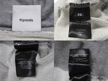 Load image into Gallery viewer, VETEMENTS ヴェトモン SCRIBBLED HOODIE ハンドペイントプリント オーバーサイズ プルオーバーパーカー グレー サイズXS UE54HD480G 美品 中古 4b003872