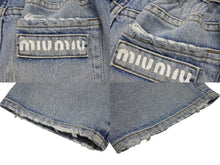 Load image into Gallery viewer, MIU MIU ミュウミュウ 21年 コットン ウエストギャザー テーパード アイコニックデニムジーンズ GWP299 1SXP ブルー サイズ28 美品 中古 4b003889