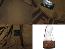 Load image into Gallery viewer, 極美品 FENDI フェンディ 2WAY ハンドバッグ ショルダーバッグ ズッカ柄 キャンバス レザー ブラウン ゴールド金具 中古 4b003898