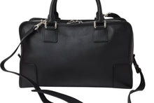 Load image into Gallery viewer, LOEWE ロエベ アマソナ36 ハンドバッグ 2WAY アナグラムロゴ エンボス加工 レザー ブラック シルバー金具 美品 中古 4b003901
