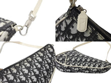 Load image into Gallery viewer, Christian Dior クリスチャンディオール サドルポーチ ワンショルダーバッグ トロッター柄 ブラック アイボリー 2002年製 美品 中古 4b003910