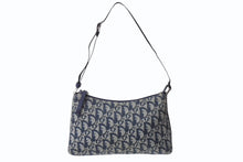 Load image into Gallery viewer, Christian Dior クリスチャンディオール サドルポーチ アクセサリーポーチ トロッター柄 ネイビー 2002年製 美品 中古 4b003918