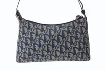 Load image into Gallery viewer, Christian Dior クリスチャンディオール サドルポーチ アクセサリーポーチ トロッター柄 ネイビー 2002年製 美品 中古 4b003918