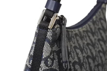 Load image into Gallery viewer, Christian Dior クリスチャンディオール サドルポーチ アクセサリーポーチ トロッター柄 ネイビー 2002年製 美品 中古 4b003918