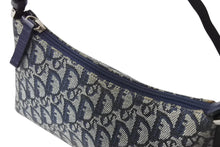 Load image into Gallery viewer, Christian Dior クリスチャンディオール サドルポーチ アクセサリーポーチ トロッター柄 ネイビー 2002年製 美品 中古 4b003918
