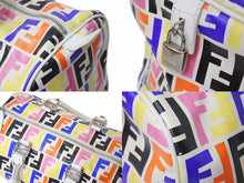 Load image into Gallery viewer, FENDI フェンディ ハンドバッグ 8BL098 PVC レザー マルチカラー ホワイト ズッカ柄 総柄 シルバー金具 美品 中古 4b003938