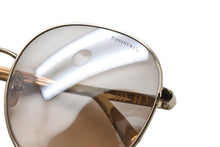 Load image into Gallery viewer, 極美品 TIFFANY&amp;Co. ティファニー ティアドロップ サングラス ゴールド ブラウン 60☐17 TF3079 ロゴ ゴールド金具 中古 4b003939