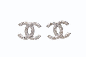 極美品 CHANEL シャネル ピアス ココマーク 両耳 アクセサリー B11P刻印 2.4g メタル ラインストーン シルバー 中古 4b003958