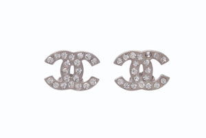 極美品 CHANEL シャネル ピアス ココマーク 両耳 アクセサリー A14V刻印 1.3g メタル ラインストーン シルバー 中古 4b003946