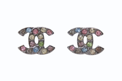 極美品 CHANEL シャネル ピアス ココマーク ラインストーン 両耳 06A刻印 2.4g メタルブラック マルチカラー 中古 4b003985