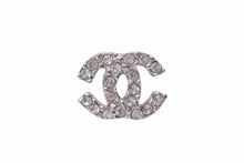Load image into Gallery viewer, 極美品 CHANEL シャネル ピアス ココマーク 片耳 アクセサリー 04C刻印 メタル ラインストーン シルバー 1.6g 中古 4b003989