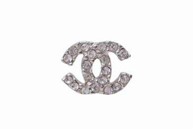 極美品 CHANEL シャネル ピアス ココマーク 片耳 アクセサリー 04C刻印 メタル ラインストーン シルバー 1.6g 中古 4b003989