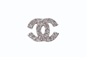 極美品 CHANEL シャネル ピアス ココマーク 片耳 アクセサリー 04C刻印 メタル ラインストーン シルバー 1.6g 中古 4b003989