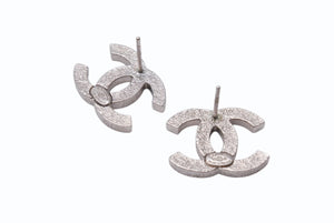 極美品 CHANEL シャネル ピアス ココマーク 両耳 12C刻印 メタル 4.0g ホワイト シルバーグリッダー 中古 4b003959