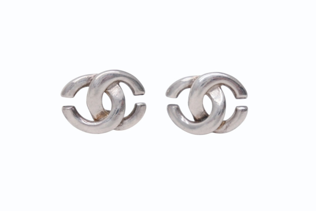 極美品 CHANEL シャネル ココマーク フープ ピアス スクエア柄 両耳 01P刻印 2.4g メタル シルバー 中古 4b003970