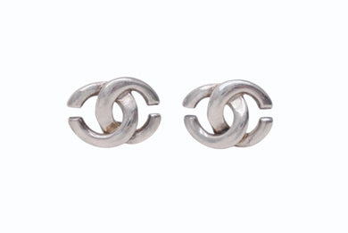 極美品 CHANEL シャネル ココマーク フープ ピアス スクエア柄 両耳 01P刻印 2.4g メタル シルバー 中古 4b003970